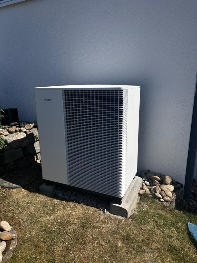 Wärmepumpe Außeneinheit Tecalor Garten